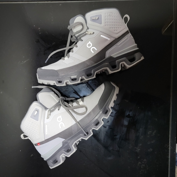 On Running Cloudrock 2 Waterproof Hiking Boots Grey Womens 6.5 EUC - Picture 7 of 10